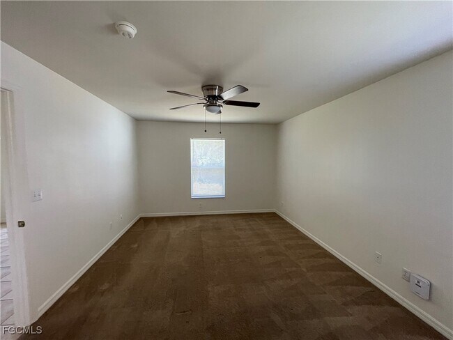 Building Photo - 1005 SW 32nd Terrace