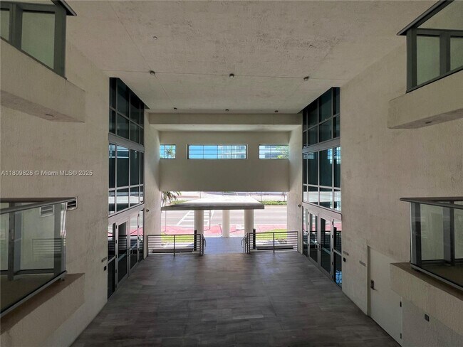 Building Photo - 6620 Indian Creek Dr