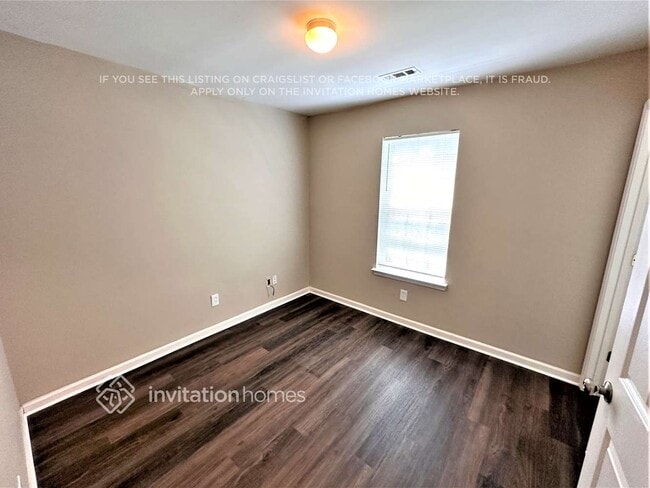 Building Photo - 9340 Dewey Dr