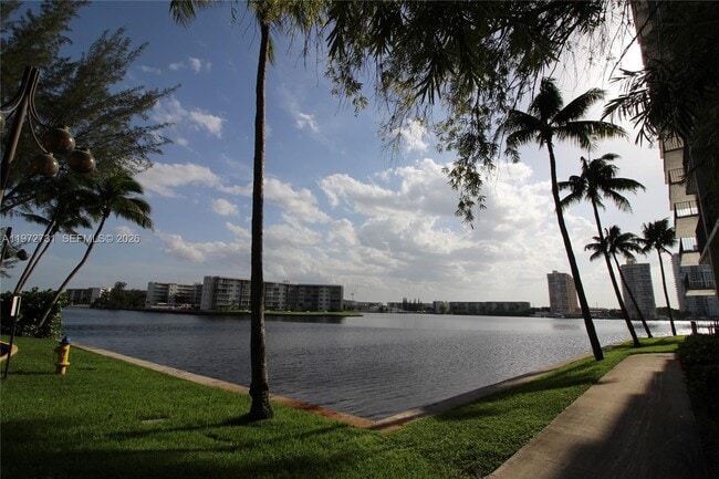 Building Photo - 18151 NE 31st Ct