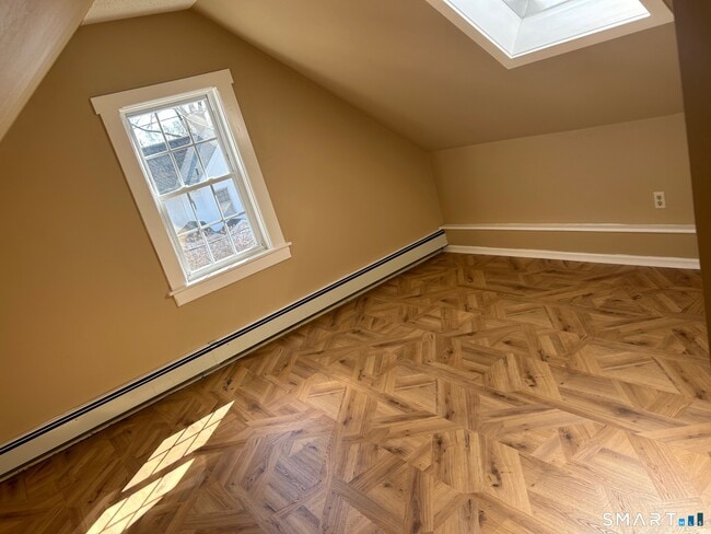 Building Photo - 82-84-84 Glendale Ave