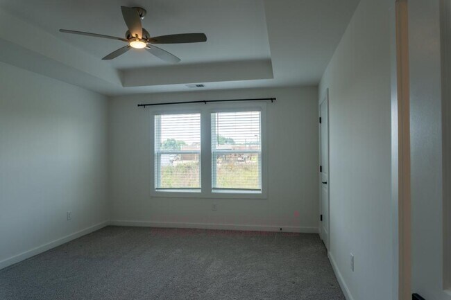 Building Photo - 1443 Darrowby Wy