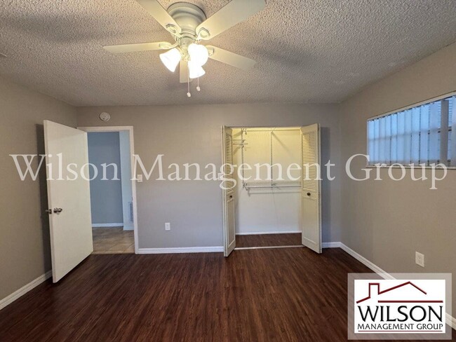 Building Photo - 623 Rugby St