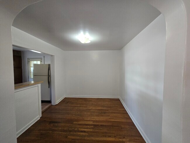 Building Photo - 1719 McClung Ave