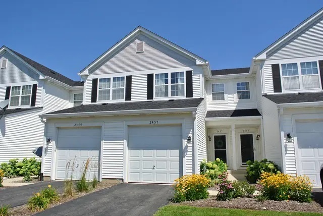 Front - 2457 Oneida Ln