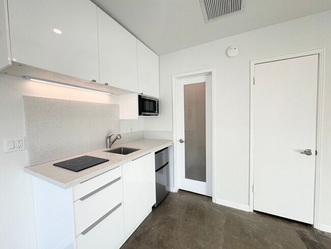 Building Photo - COMING SOON !! Studio Apartment in Palm Springs!!