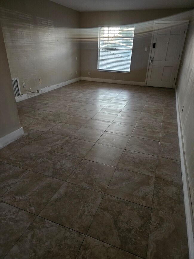 Building Photo - 2800 E 113th Ave