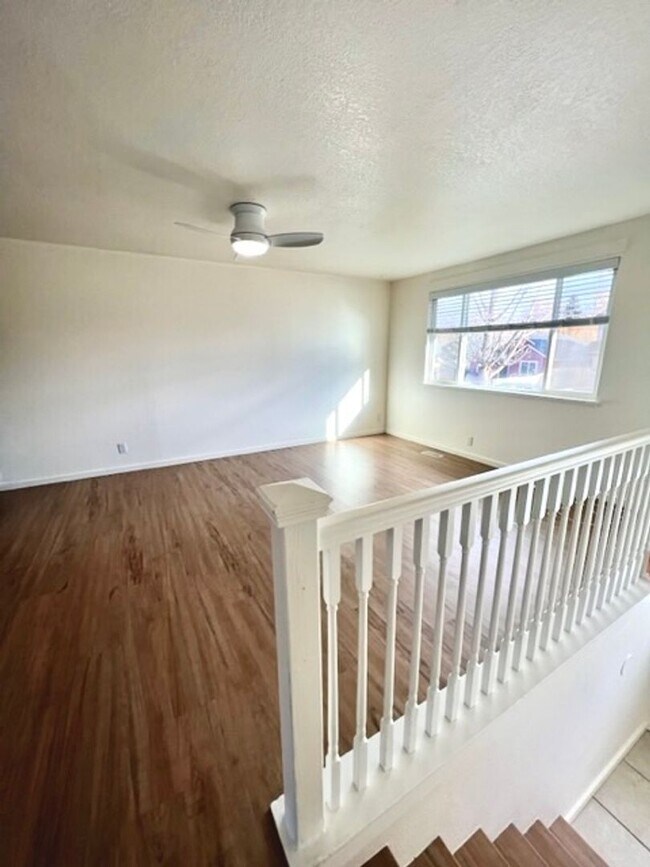Building Photo - 4 Bedroom 2 Bath Home Boise North End