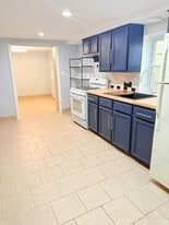Building Photo - 2807 N 74th Ct