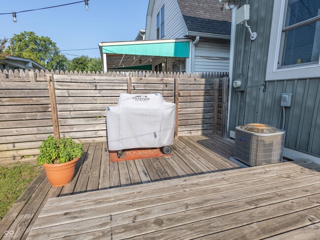 Building Photo - 715 Cottage Ave