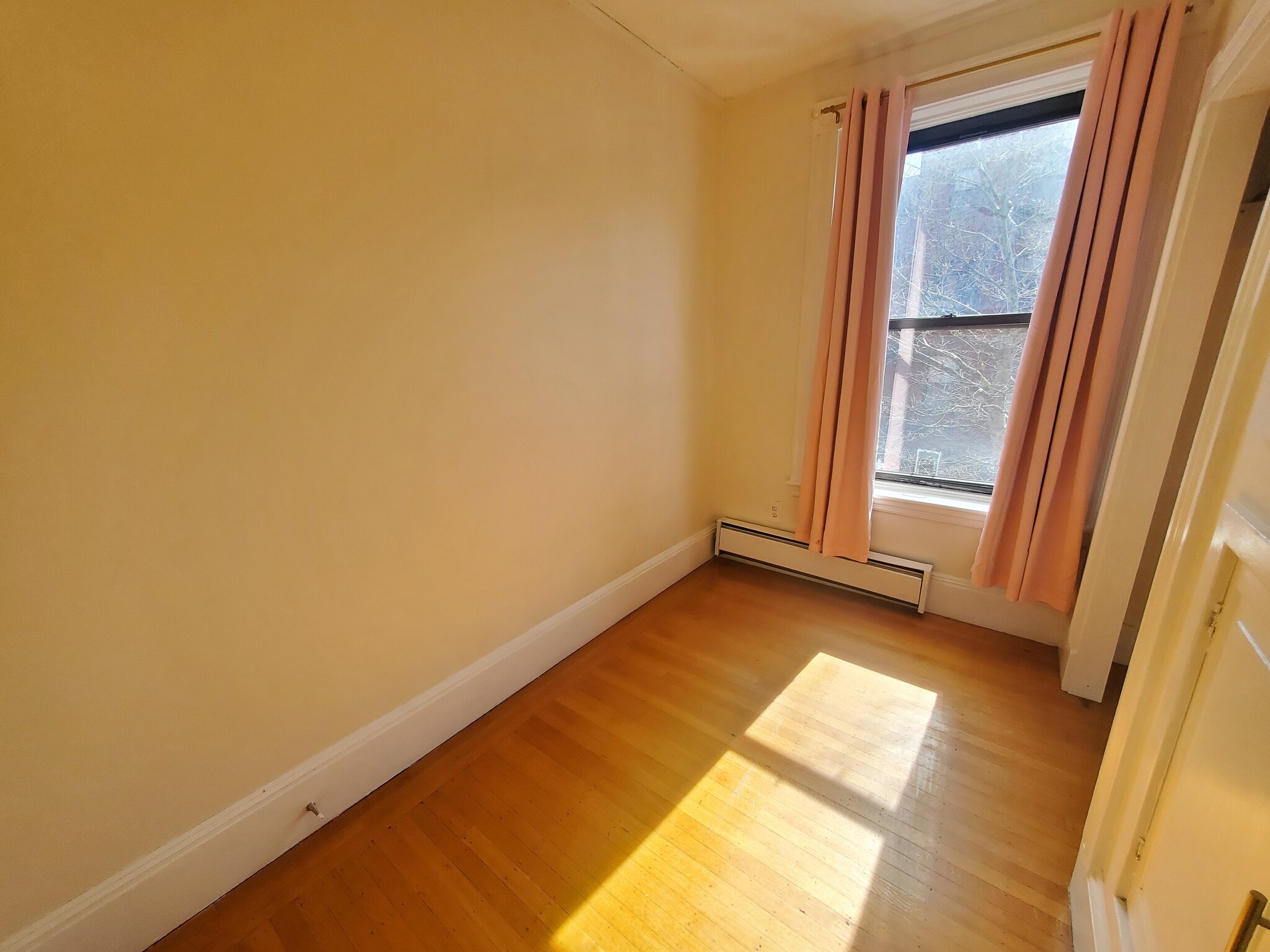 Building Photo - 425 Marlborough St