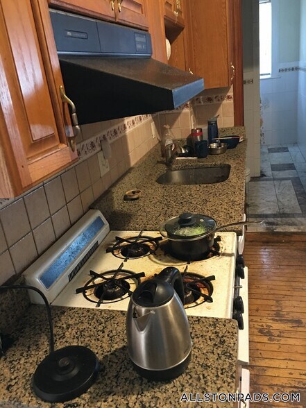 Primary Photo - 59 Linden St