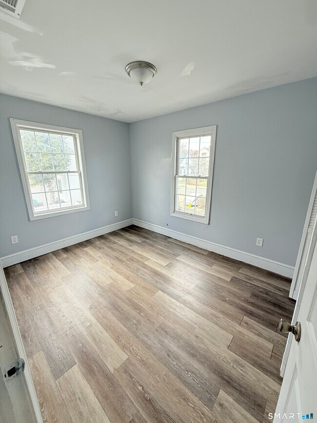 Building Photo - 31 Beecher Ave