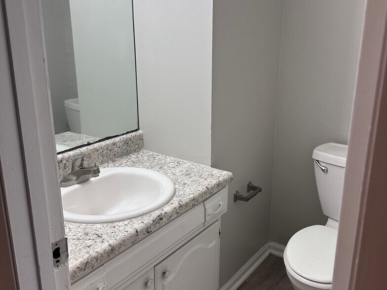 Building Photo - 779 Old Hickory Blvd