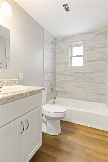 Building Photo - 2 bed 1 bath near downtown Seneca