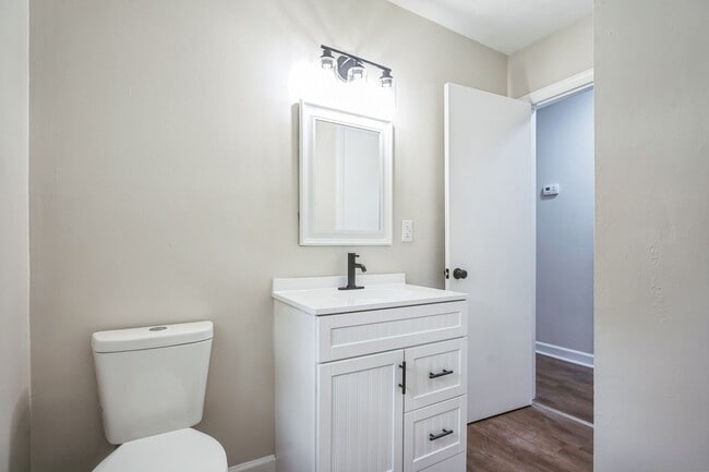 Building Photo - 4BR Brick Ranch with Upgrades & Room to Feel at Home!