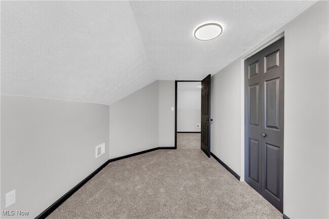 Building Photo - 24330 Glenforest Rd