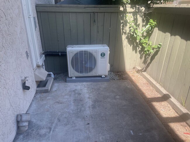 Building Photo - Completely Remodeled 3 Bedroom in San Diego!! Water/Trash Included