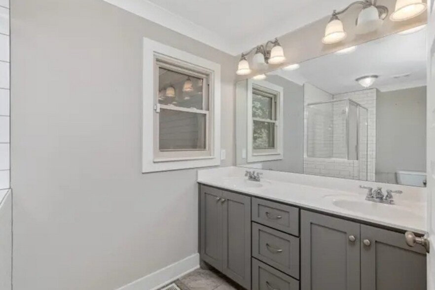 Building Photo - 414 Figuers Dr