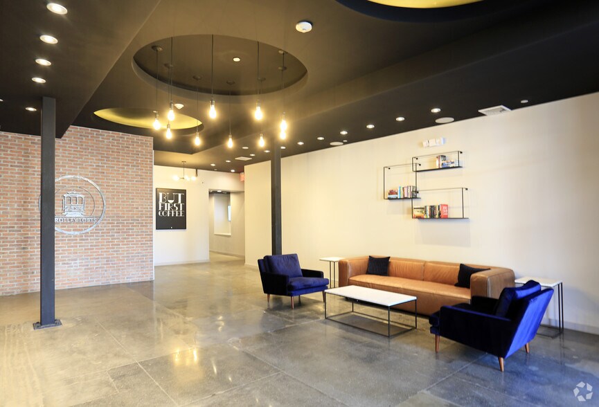 Lobby Photo - Trolley