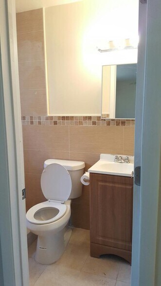 2nd bathroom - 107 sw 9th st