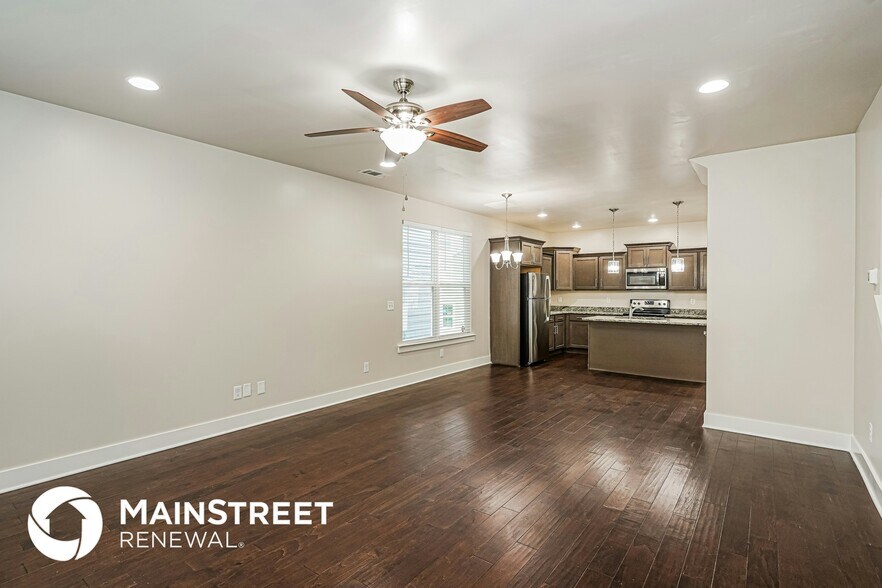 Building Photo - 1035 Saddlestone Dr