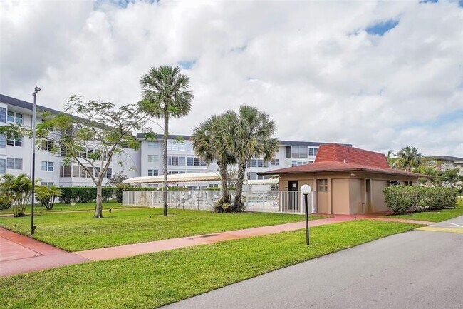 Building Photo - 2950 NW 46th Ave