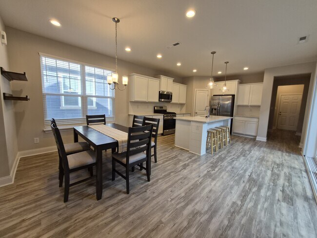 Building Photo - 14221 James Dean Dr