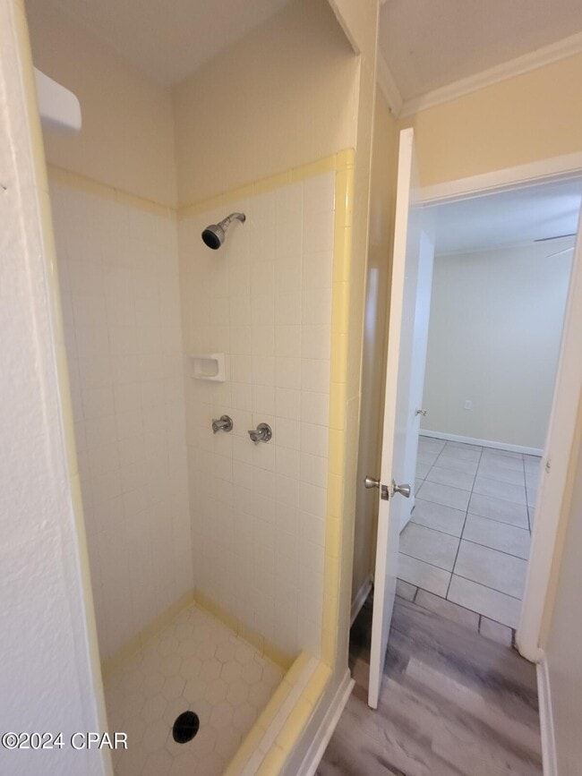 Building Photo - 2312 E 16th Ct