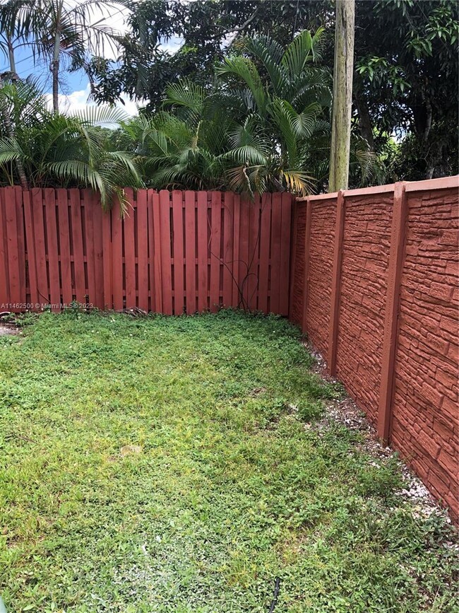 Building Photo - 1 bedroom in Hollywood FL 33024