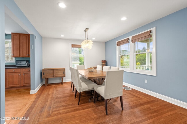 Building Photo - 250 Alpern Ave