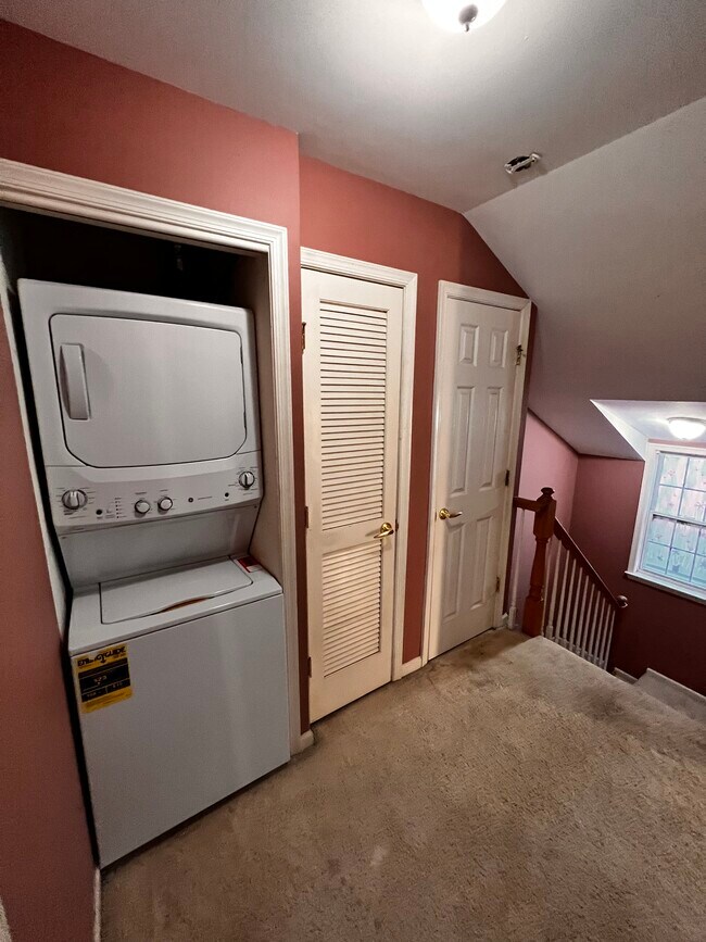 In Unit Wash and Dryer - 201 Dey St