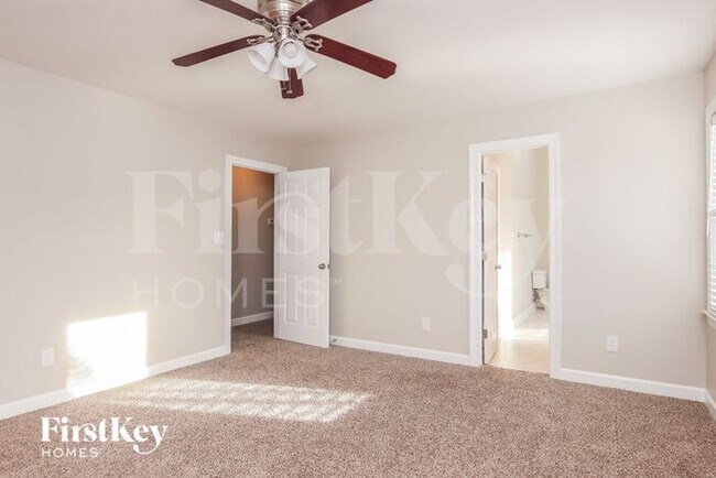 Building Photo - 4993 Heritage Woods Dr