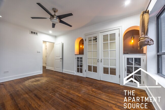 Building Photo - 3716 W Belmont Ave