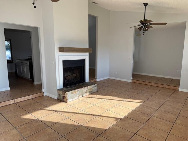 Building Photo - 2417 Abbey Ave