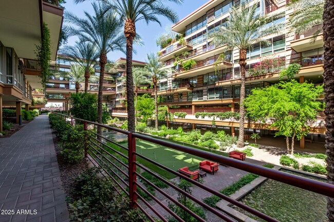 Building Photo - 7117 E Rancho Vista Dr