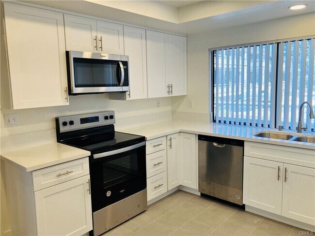 Building Photo - 5 Wild Goose Ct