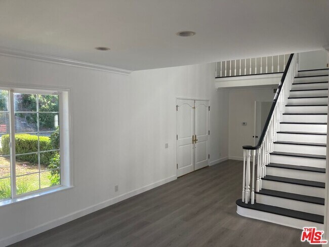 Building Photo - 3654 Green Vista Dr