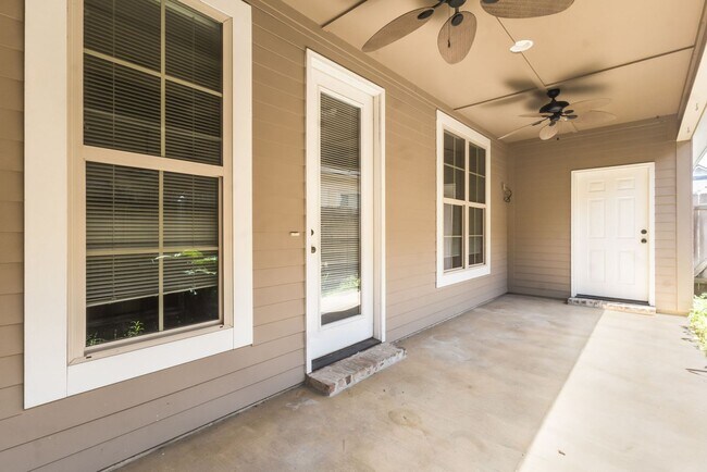 Building Photo - FOR RENT in LAFAYETTE!