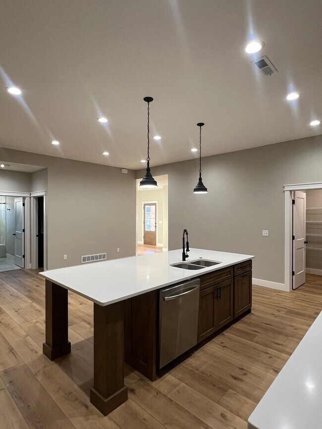 Building Photo - New Construction 3bd/2ba duplex