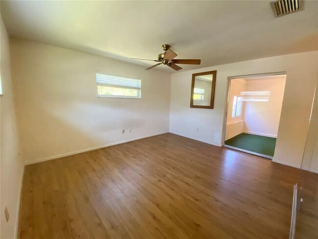 Building Photo - 2084 Ridgelane Rd