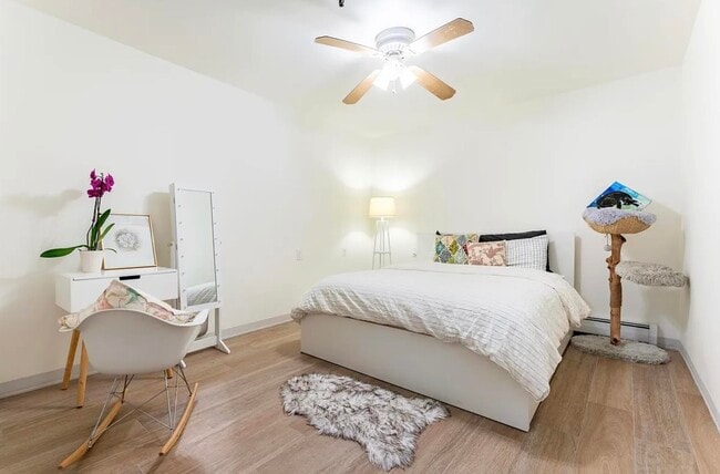 Building Photo - 109 Coles St