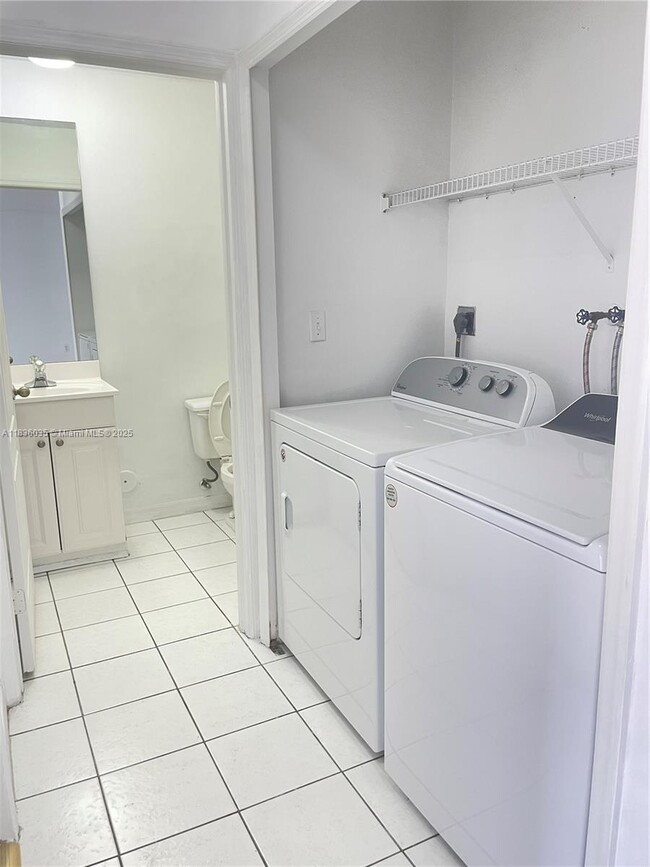 Building Photo - 15869 SW 70th Terrace