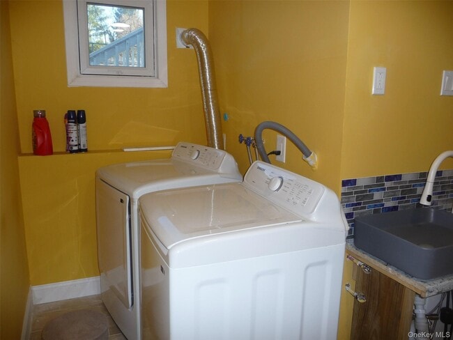 Building Photo - 7 Weather Vane Way