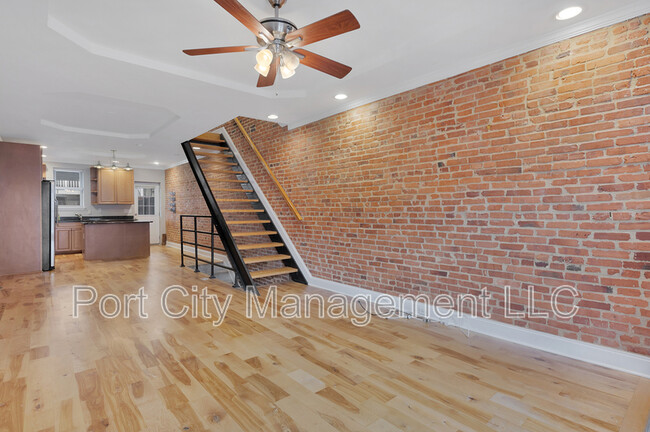 Building Photo - 131 S Bouldin St
