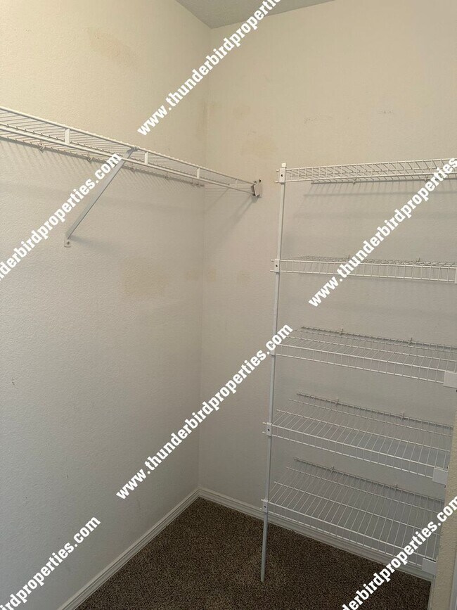 Building Photo - $500 off first months rent!!  Gated community near the base with refrigerated air