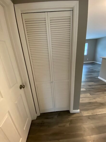 Building Photo - 113 Sandstone Ct