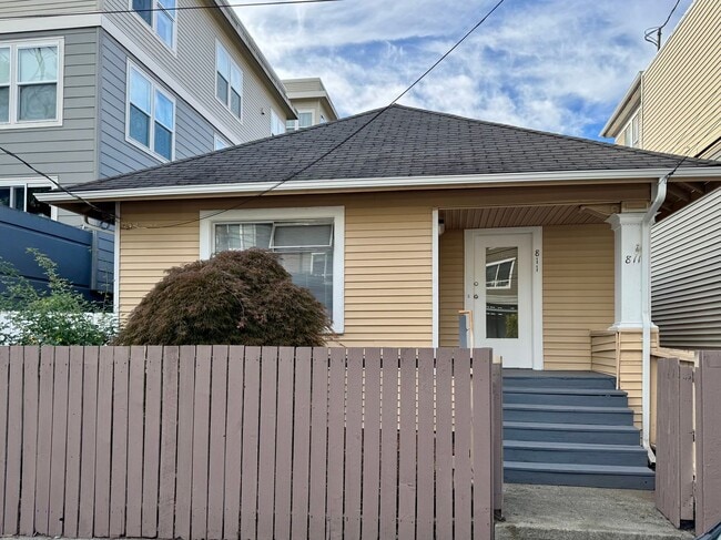 Primary Photo - Queen Anne Home