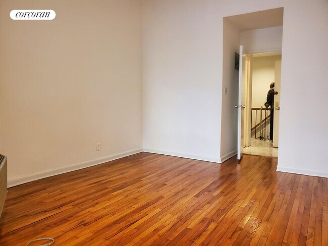 Building Photo - 311 E 78th St