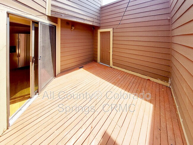 Building Photo - 6568 Foxdale Cir